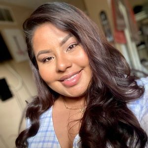 Meet your Posher, Lesly